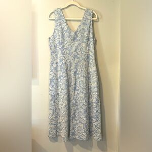 Tahani Size 14 Blue & White embroidered dress